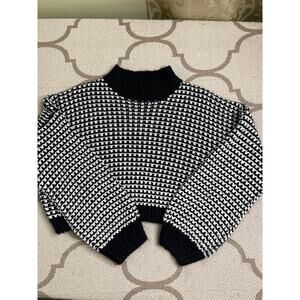 Cloud Ten Black White Cropped Chunky Knit Sweater, Size large